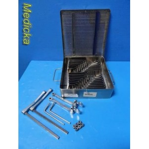 https://www.themedicka.com/21068-253519-thickbox/v-mueller-codman-collis-spinal-orthopedic-surgery-instruments-w-case-35675.jpg